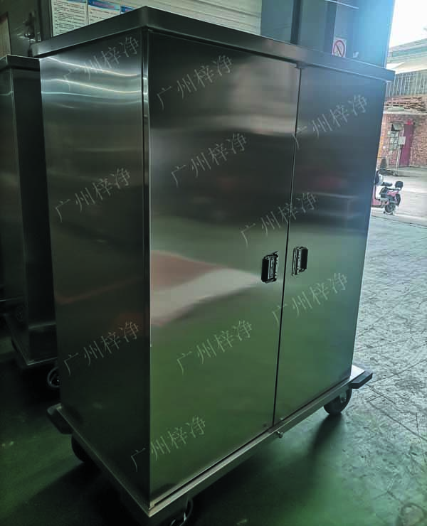 一次性物品電動轉(zhuǎn)運(yùn)車采用304拉絲不銹鋼板面板厚度：≥1.2mm,表面作拉絲亞光處理。