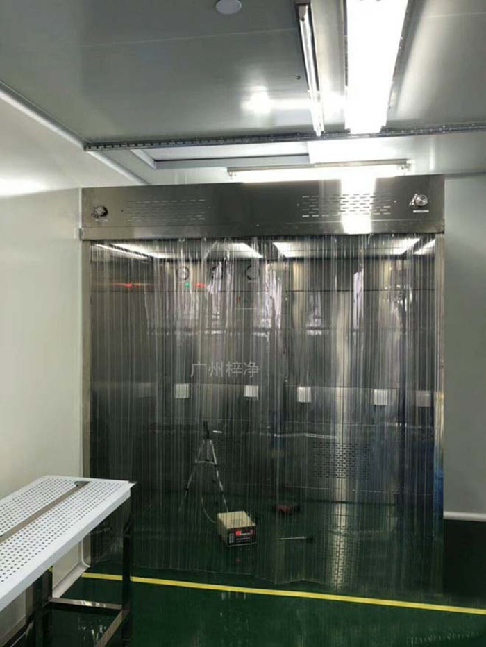 負壓稱量罩在制藥行業(yè)中，對藥品成分的精確稱量至關(guān)重要。