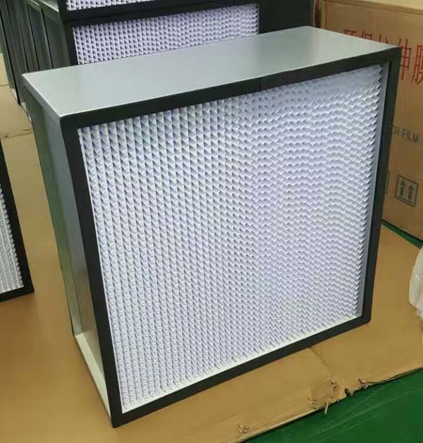 HEPA高效過濾器能夠過濾掉0.3微米以上的微粒，對于大多數(shù)潔凈室的要求已經(jīng)足夠。