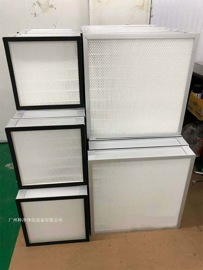 ULPA高效過濾器適用于對潔凈度要求極高的領域，如生物制藥、半導體潔凈室等。