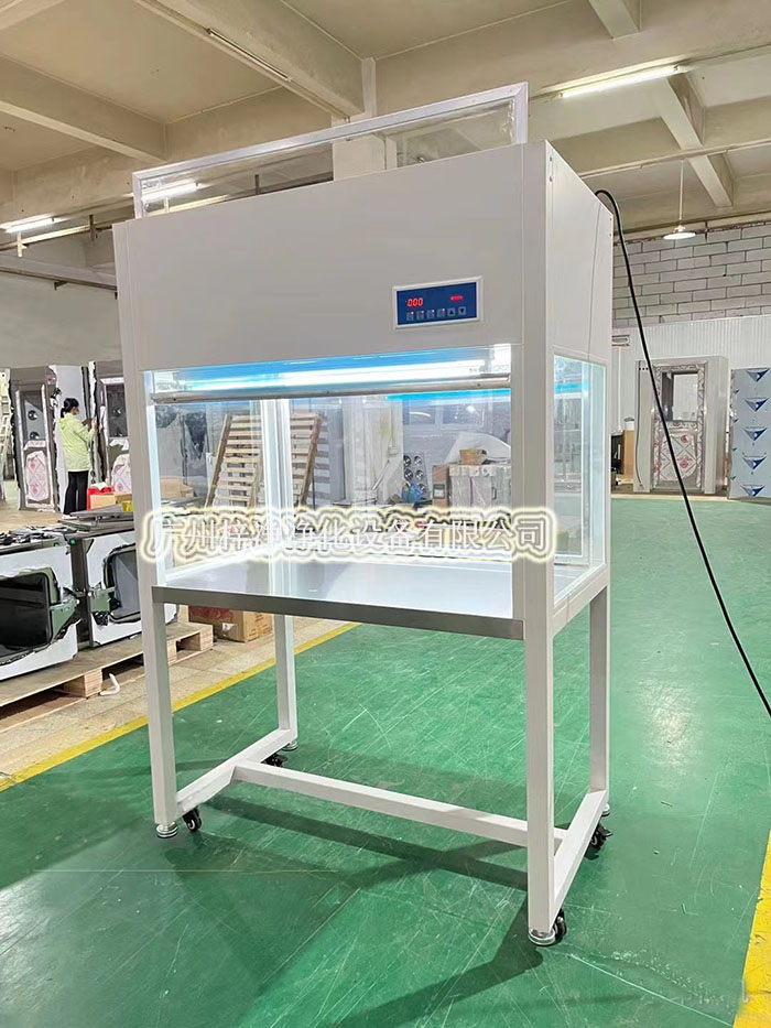 潔凈工作臺是廣泛應用于科研、制藥、生物工程等領域的潔凈設備