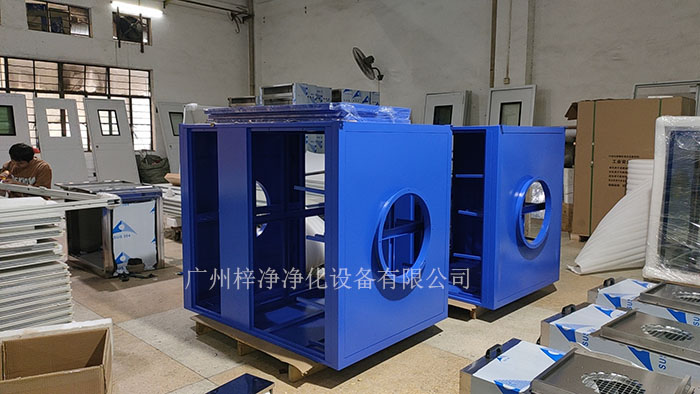 空氣過濾箱內(nèi)部結(jié)構(gòu)裝的初效空氣過濾器，高效空氣過濾器，風機。